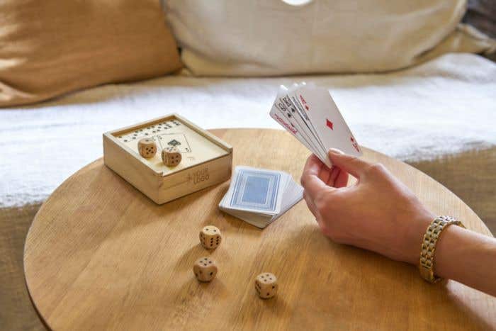 Jeu de cartes Kubo | Avec dés | En boîte en bois