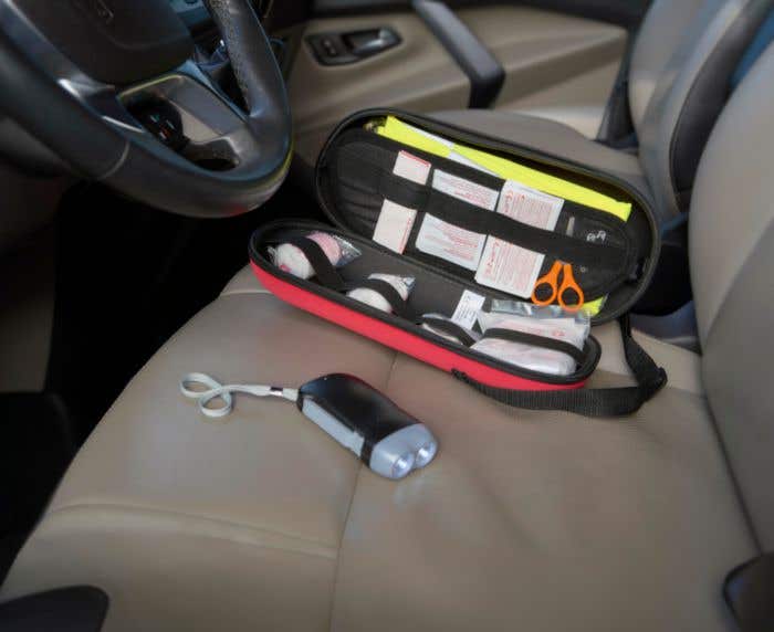 Trousse de secours Carhelp
