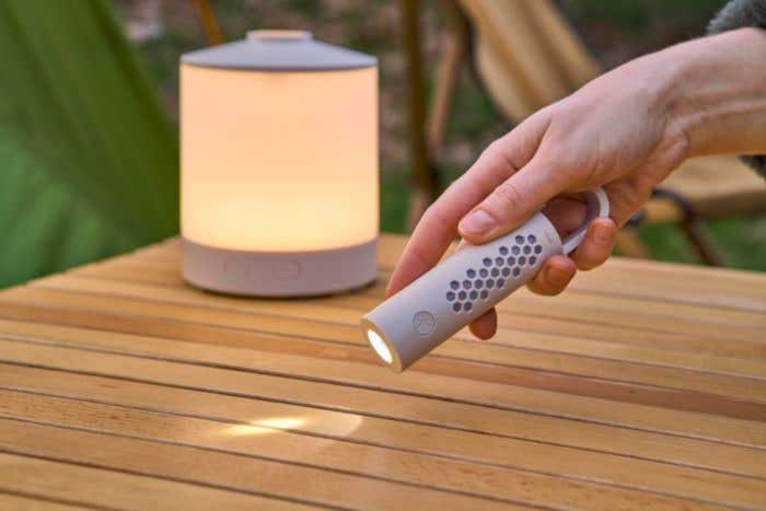 Lampe de camping Duo Araminta | Lampe torche amovible | 8 couleurs de lumière