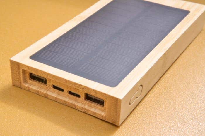 Powerbank Elz | Bambou FSC® | 10.000 mAh | Solaire