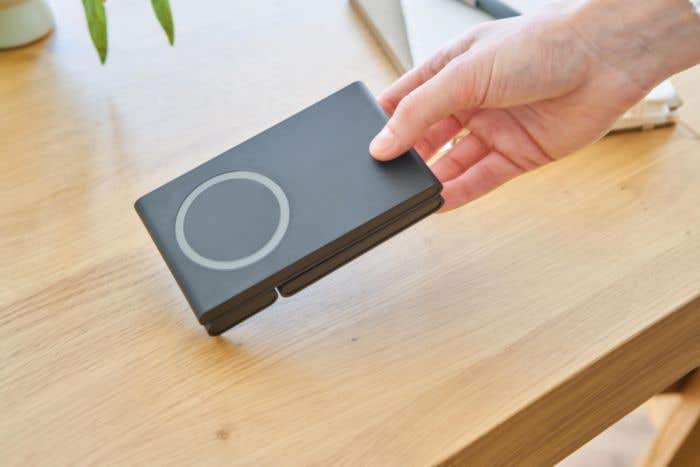 Chargeur sans fil 3-in-1 Magnetic Hyacinth