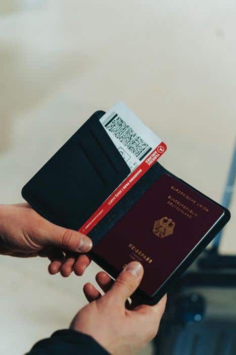 Porte-passeport avec géolocalisation Travelfinder