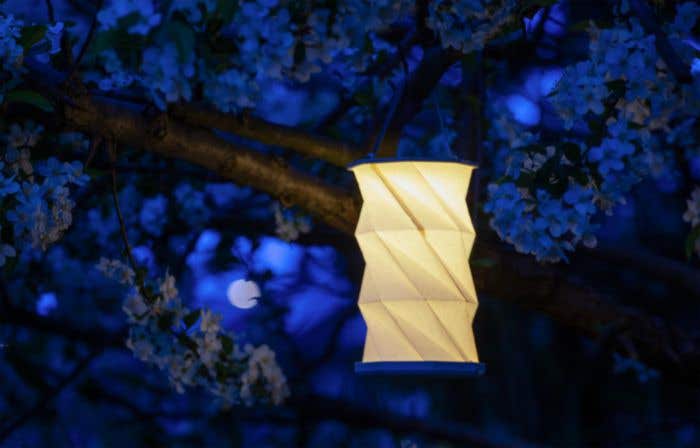 Lanterne LED Wooosh Rising Lantern | Bois FSC® | Rechargeable