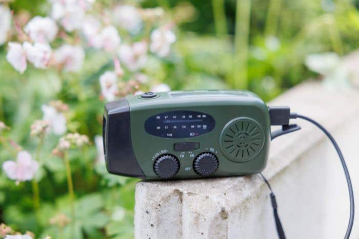 Radio d'urgence Solan | Recyclé | Solaire | Powerbank | Lampe de poche