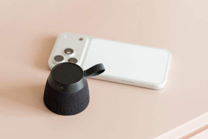 Haut-parleur Maglo | Recyclé | 5 W | Support pour téléphone | Logo lumineux