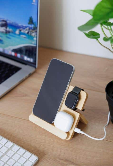 Chargeur sans fil Tribu | Bambou | 3-en-1 | Avec support pour téléphone