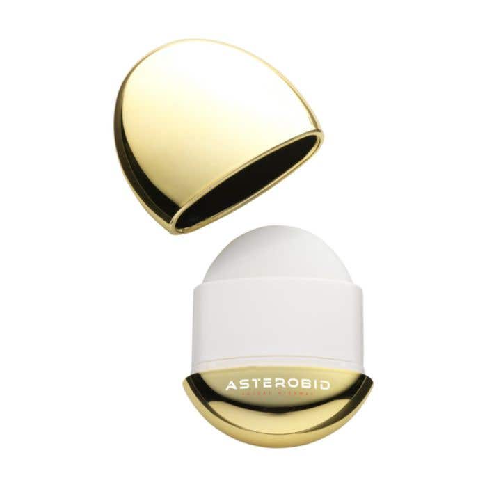 Lipbalm in egg-shape