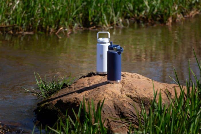 Bouteille isotherme AnthronSquare | 900 ml | Inox recyclé | Bec verseur