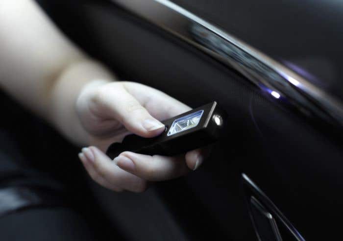 Marteau de secours Triax