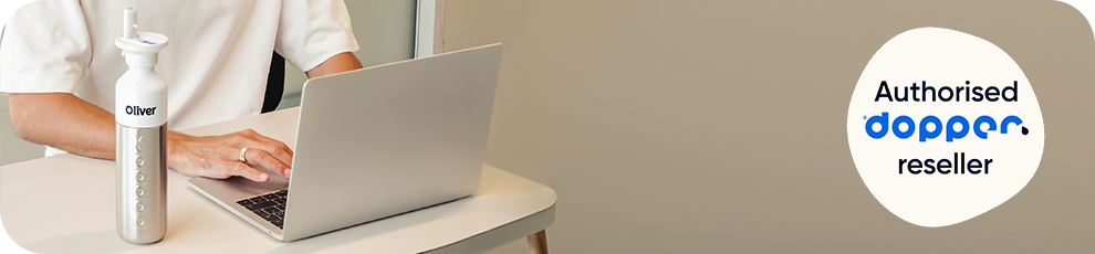 gourdes dopper, bottles, desk